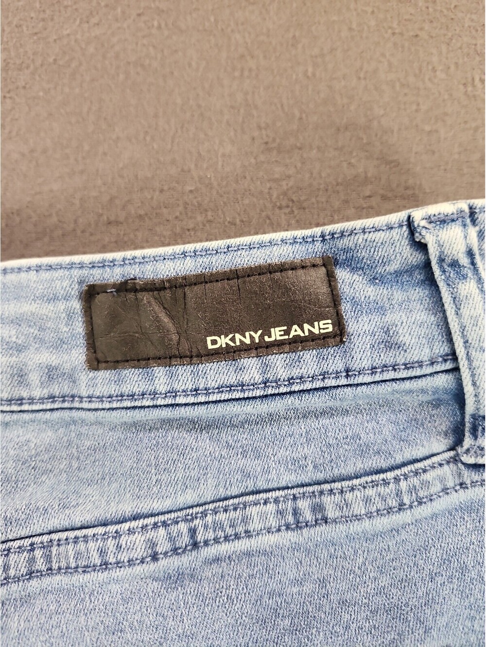 DKNY Jeans Womens 14 XL Bermuda Shorts Light Wash Denim Summer Spring Y2K 0245